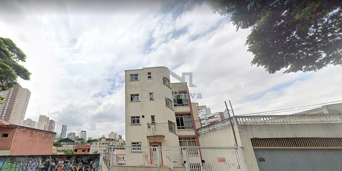 Casa com 3 quartos na Rua Professor João da Costa Viana, 393