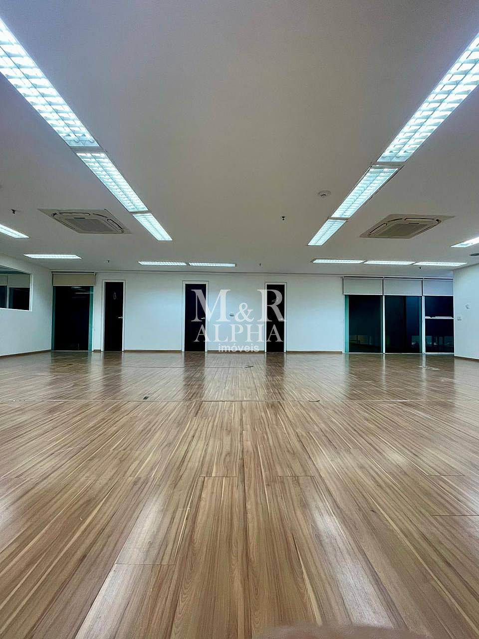 Conjunto comercial/Sala&nbsp;Barueri &nbsp;Alphaville Centro Industrial e Empresarial/Alphaville. &nbsp;Condom�nio Edif�cio Alfacon