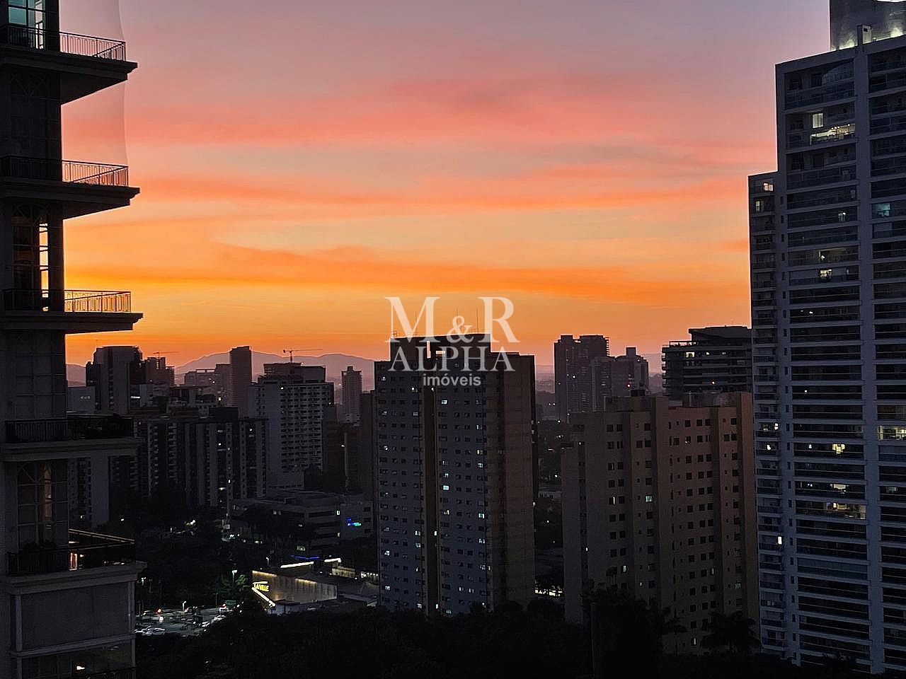 Apartamento&nbsp;Barueri &nbsp;Alphaville Centro Industrial e Empresarial/Alphaville. &nbsp;Condom�nio Edif�cio Lotus